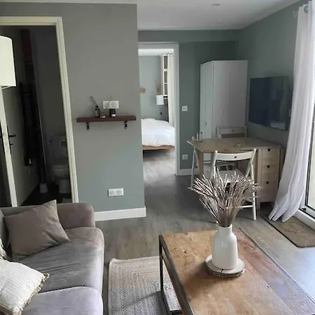 Tres Cosy En Rez De Jardin Le Plessis-Robinson